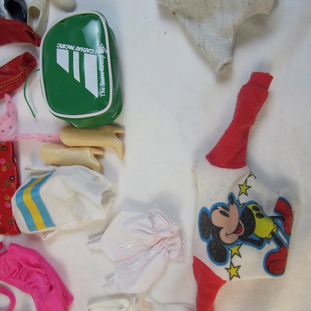 Vintage Mixed Barbie / Ken Clothes & Accessories Lot - Picture 4 of 11